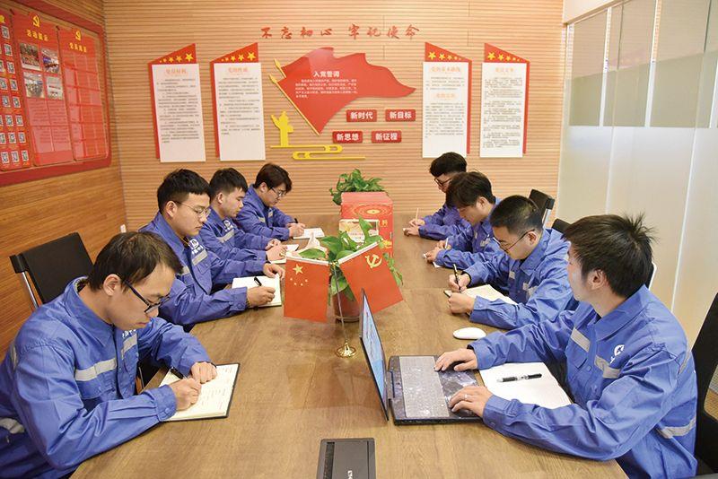 远景目标催人奋进 凝心聚力坚韧前行——sunbet申搏基层单位学习宣贯党的十九届五中全会精神掠影